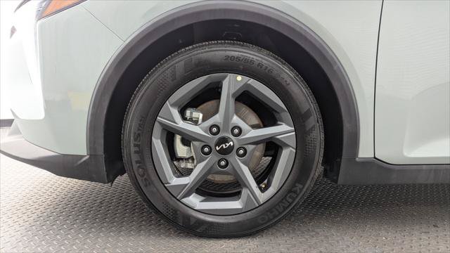 Used 2026 Kia K4 FWD image 30