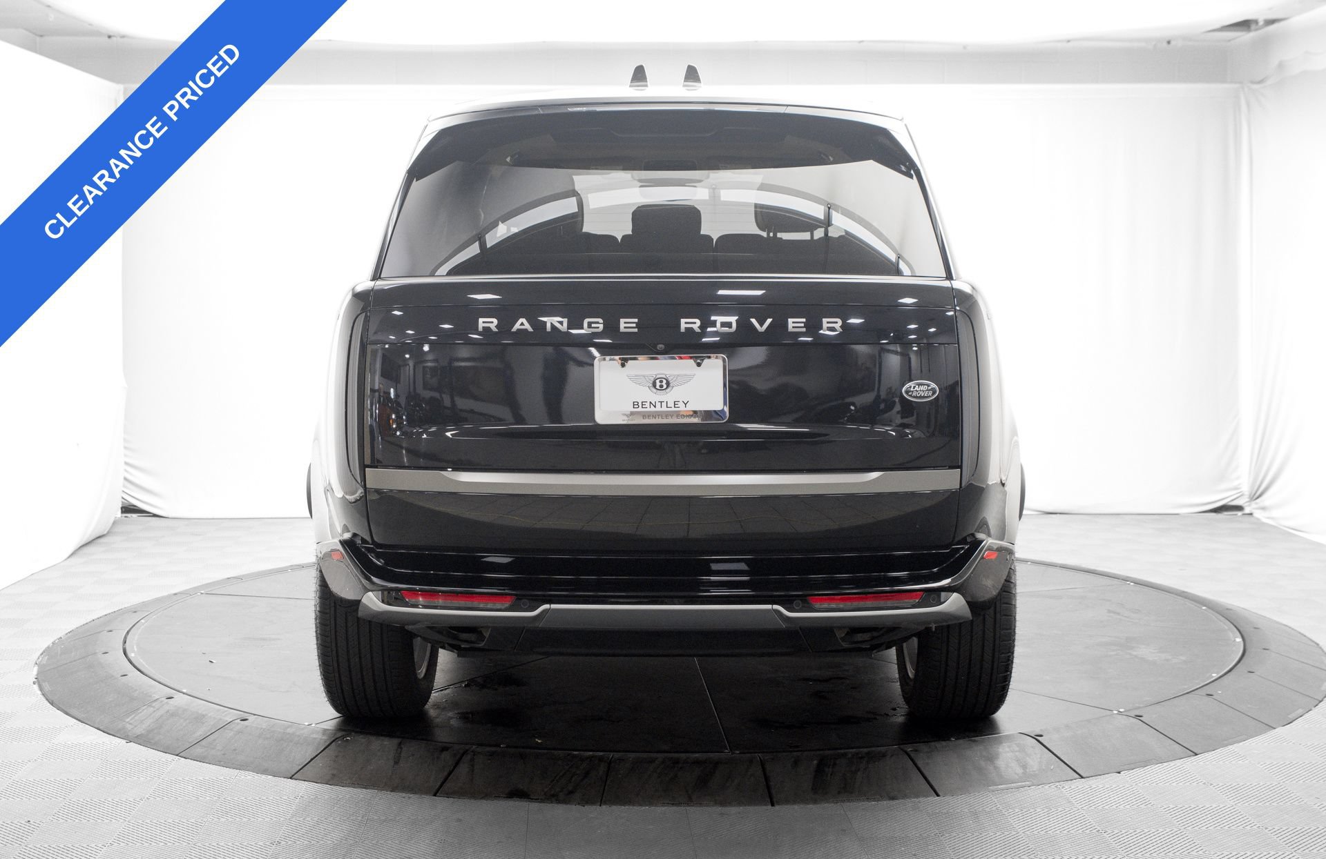 Used 2023 Land Rover Range Rover SE AWD/4WD image 4