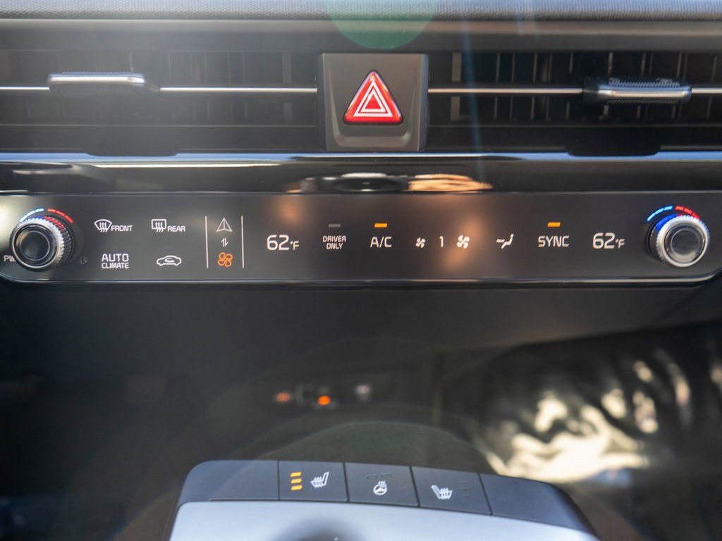 New 2025 Kia EV6 Light w/ Light LR Technology Package image 24