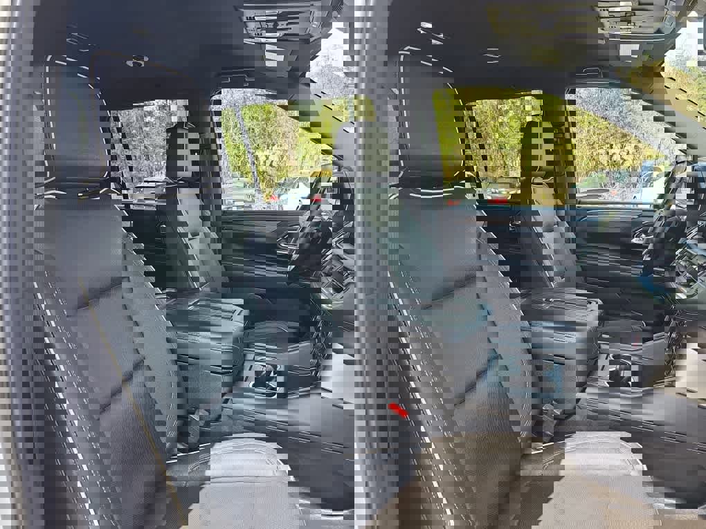 Used 2023 Chevrolet Suburban Premier image 25