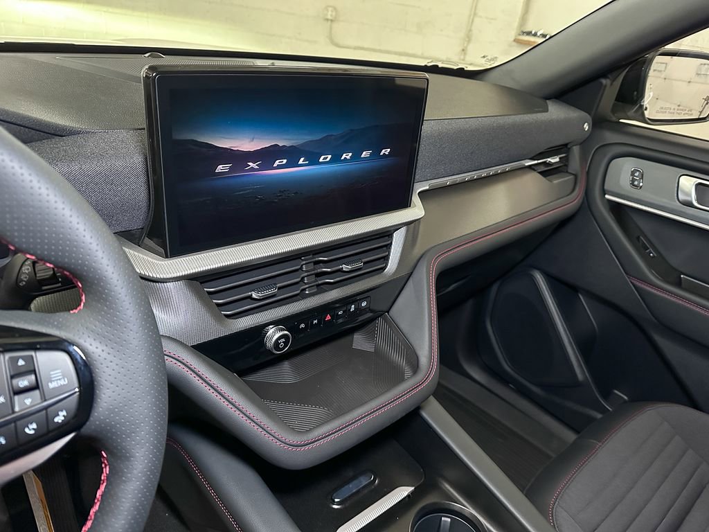 New 2025 Ford Explorer ST-Line w/ ST-Line Street Pack image 32