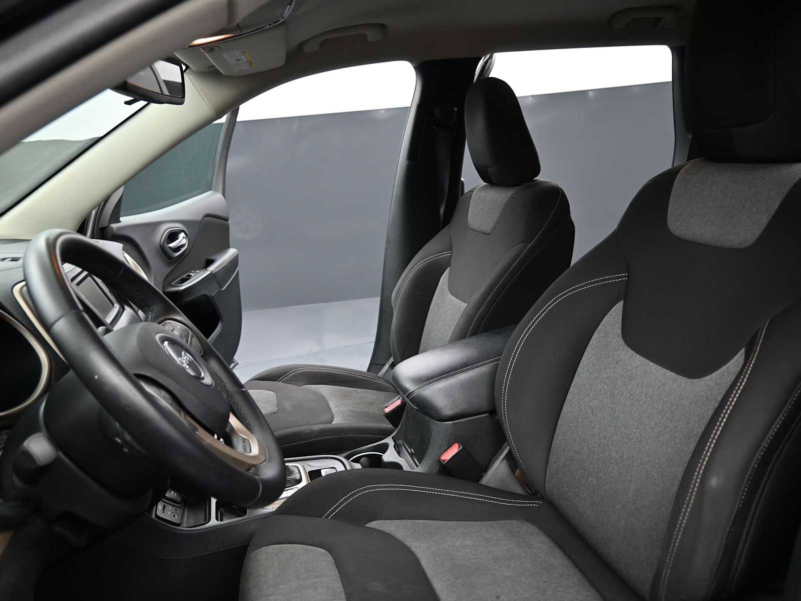 Used 2014 Jeep Cherokee Latitude image 10