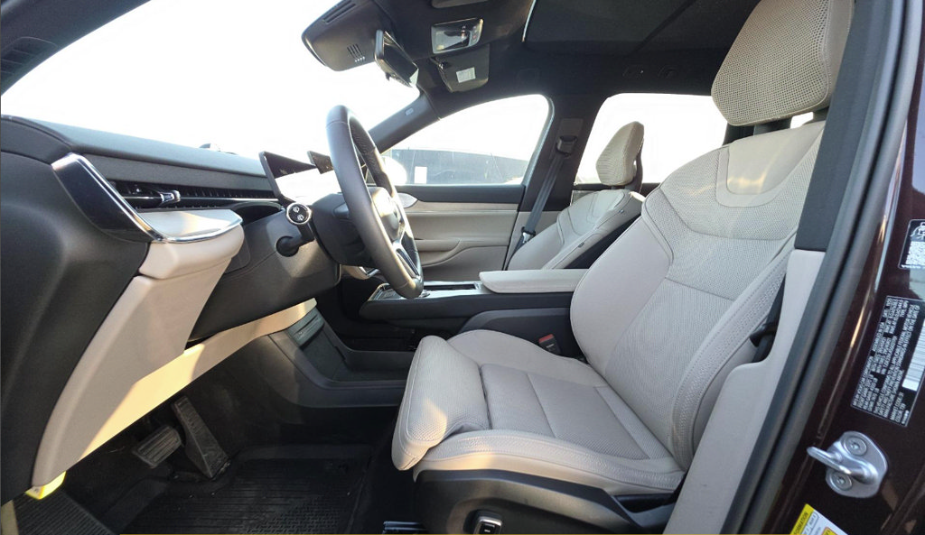 Certified 2025 Volvo EX90 Ultra w/ Protection Package Premier AWD/4WD image 12