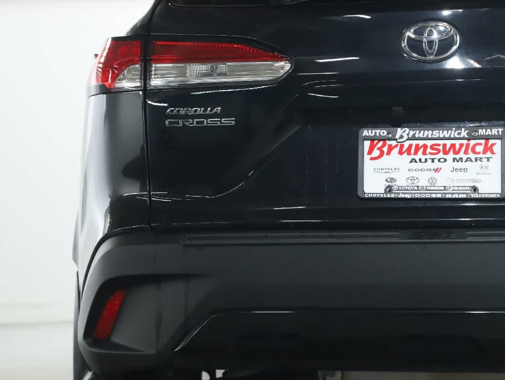 Certified 2024 Toyota Corolla Cross LE w/ Moonroof Package AWD/4WD image 42