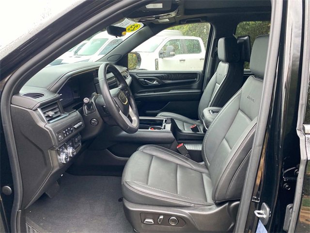Used 2023 GMC Yukon XL Denali w/ Denali Reserve Package image 13