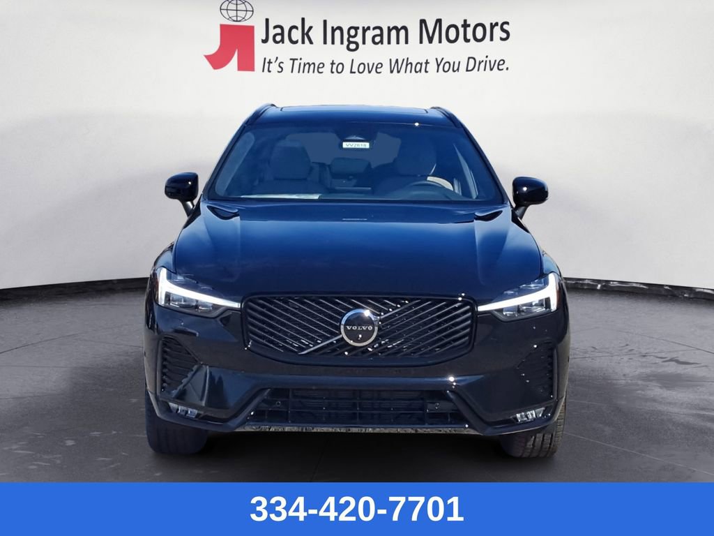 New 2026 Volvo XC60 B5 Plus w/ Climate Package image 8