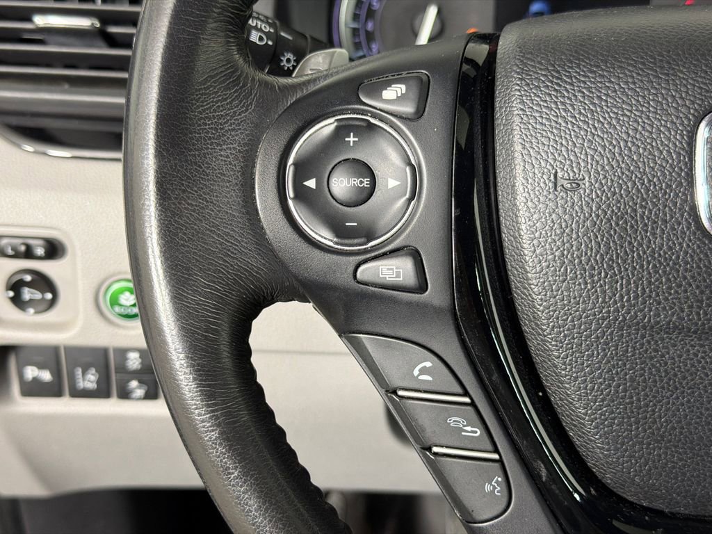 Used 2017 Honda Pilot Touring image 28