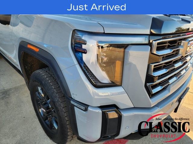 Used 2024 GMC Sierra 2500 AT4 w/ AT4 Premium Plus Package image 11