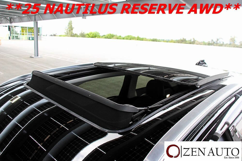 Used 2025 Lincoln Nautilus Reserve image 43
