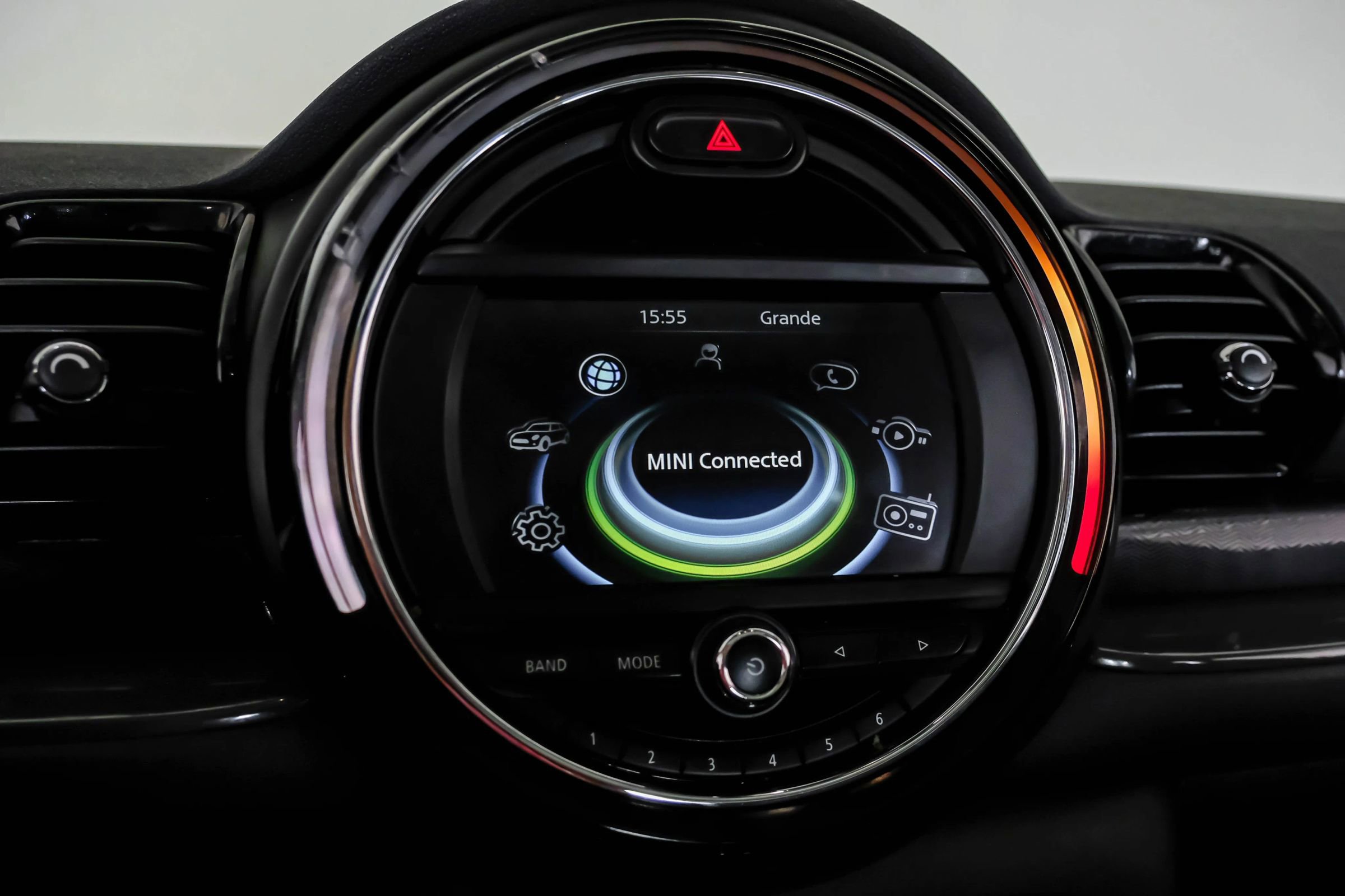 Used 2017 MINI Cooper Clubman ALL4 image 24