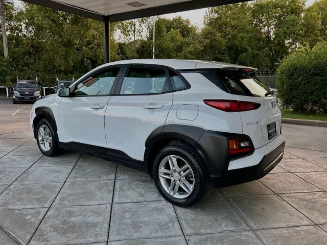 Used 2021 Hyundai Kona SE image 2
