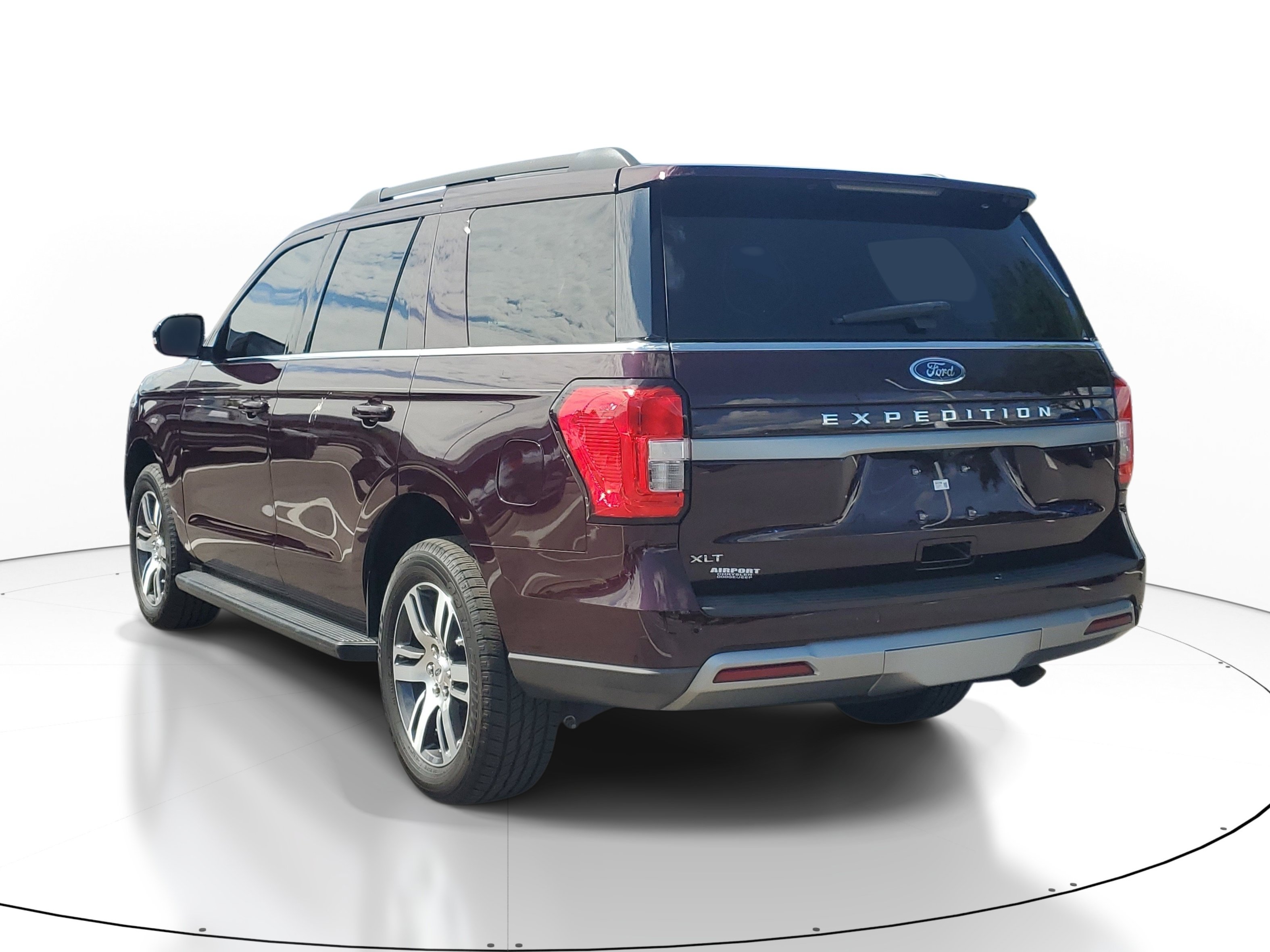 Used 2024 Ford Expedition XLT RWD image 4