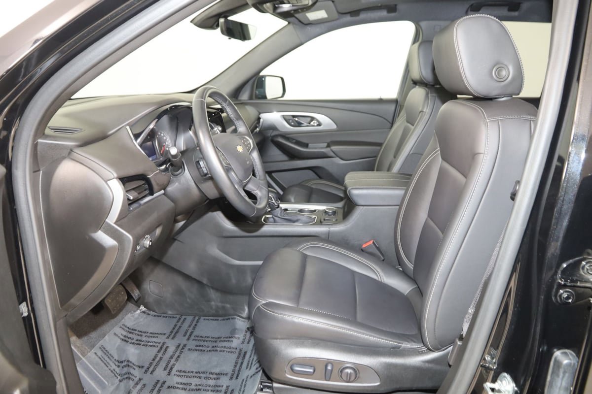 Used 2023 Chevrolet Traverse LT w/ LT Premium Package AWD/4WD image 12