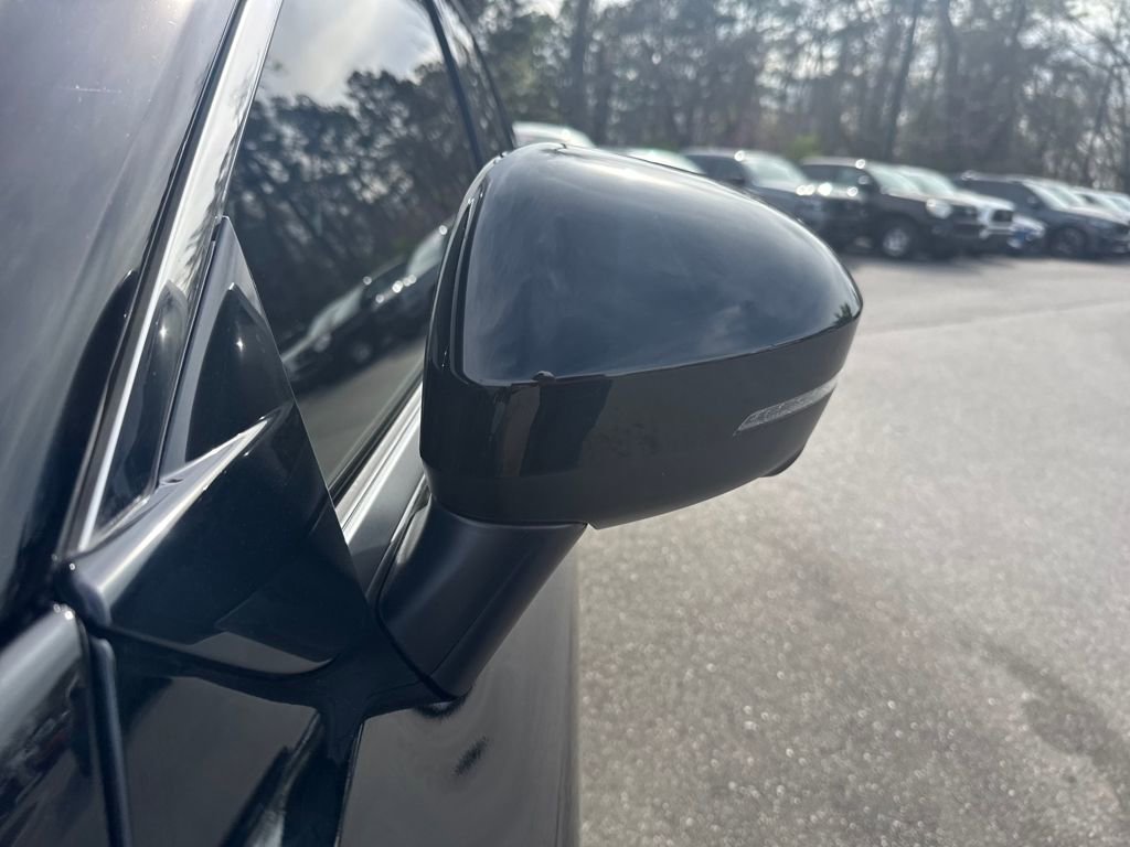 Used 2025 Nissan Rogue Platinum image 33