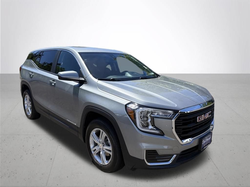 Used 2024 GMC Terrain SLE AWD/4WD image 4