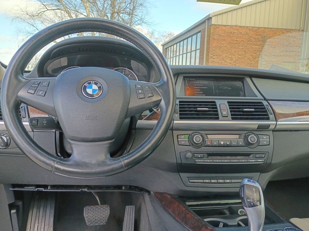 Used 2012 BMW X5 xDrive35i image 25