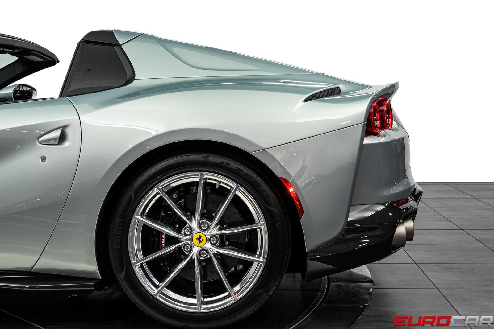 Used 2022 Ferrari 812 GTS RWD image 21