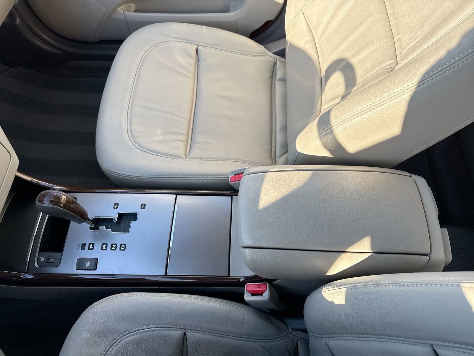 Used 2011 Hyundai Azera Limited w/ Logic 7 Surround Sound Pkg 4 image 20