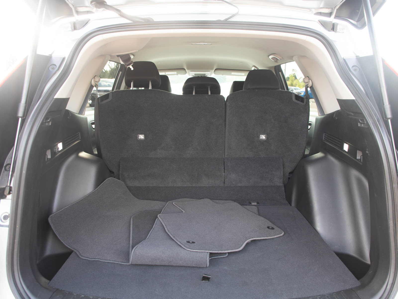 Used 2025 Honda CR-V LX image 13