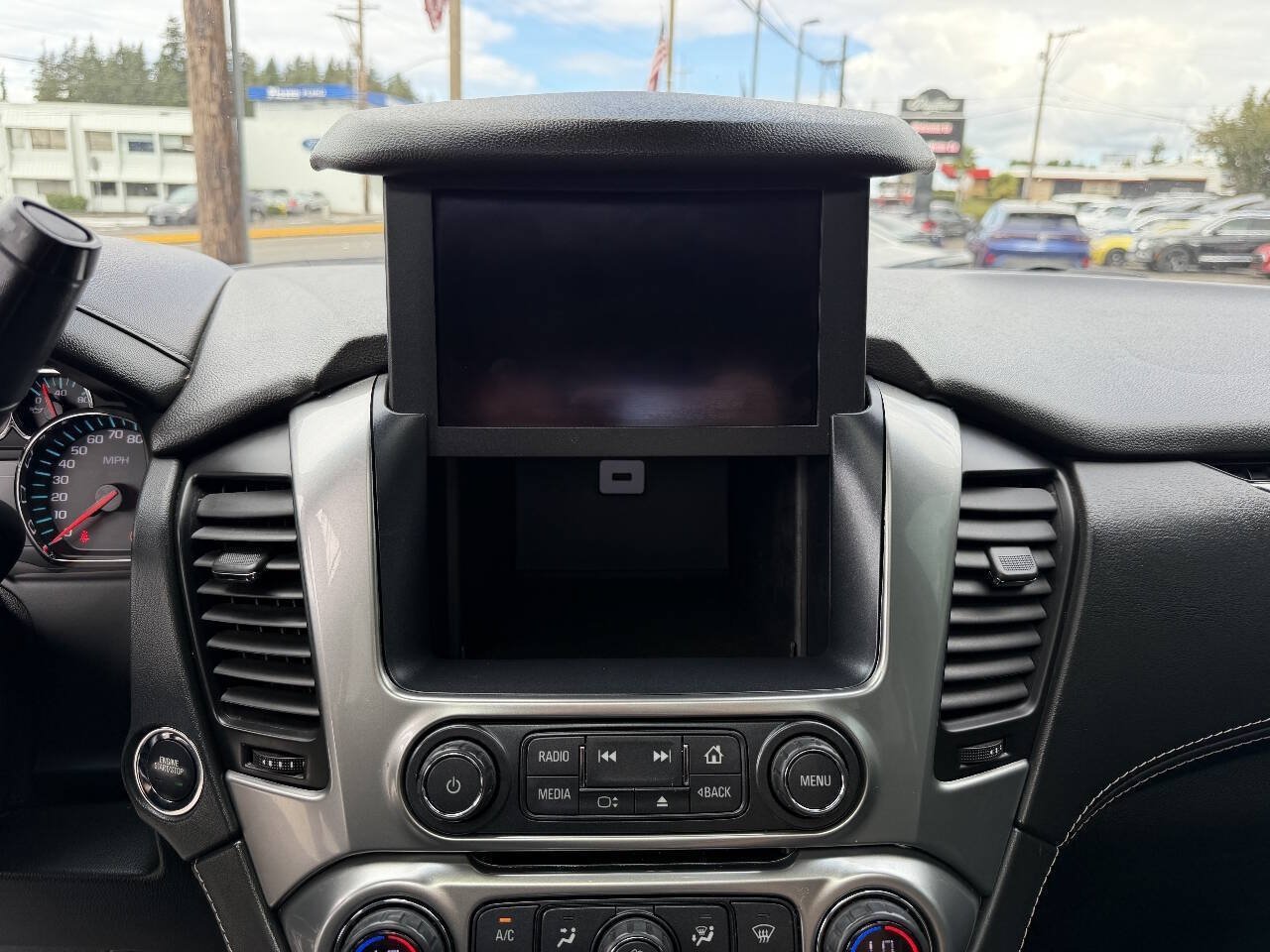 Used 2018 Chevrolet Tahoe LT w/ Luxury Package AWD/4WD image 33