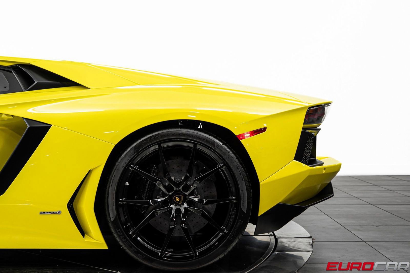 Used 2015 Lamborghini Aventador LP 700-4 image 14