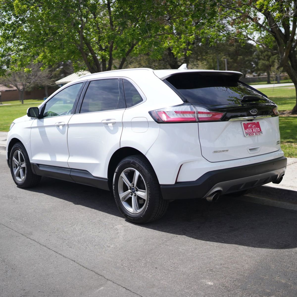 Used 2019 Ford Edge SEL w/ Equipment Group 201A FWD image 6