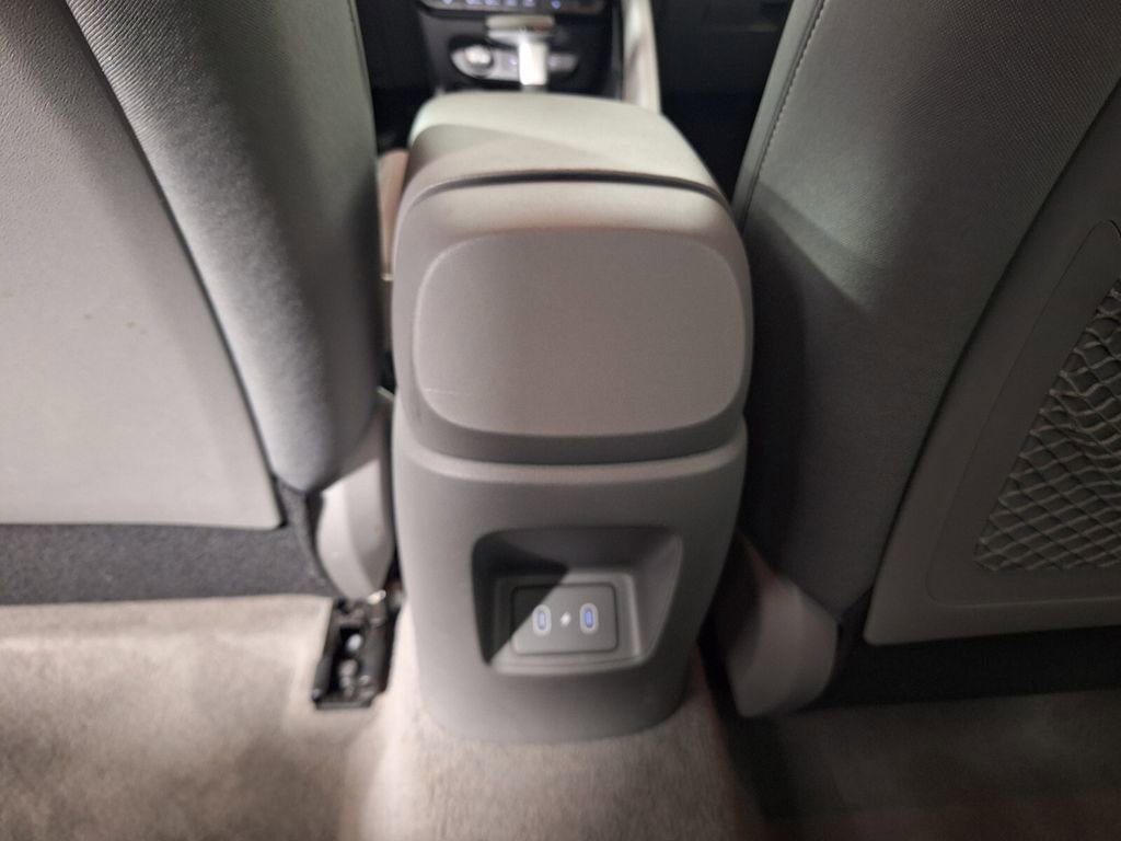 Used 2025 Hyundai Elantra SEL FWD image 10
