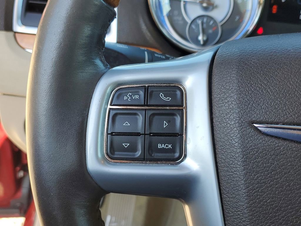 Used 2014 Chrysler 300 C image 20