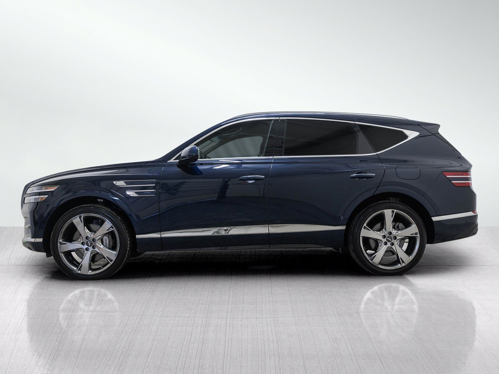 Used 2023 Genesis GV80 3.5T w/ Prestige Package AWD/4WD image 3