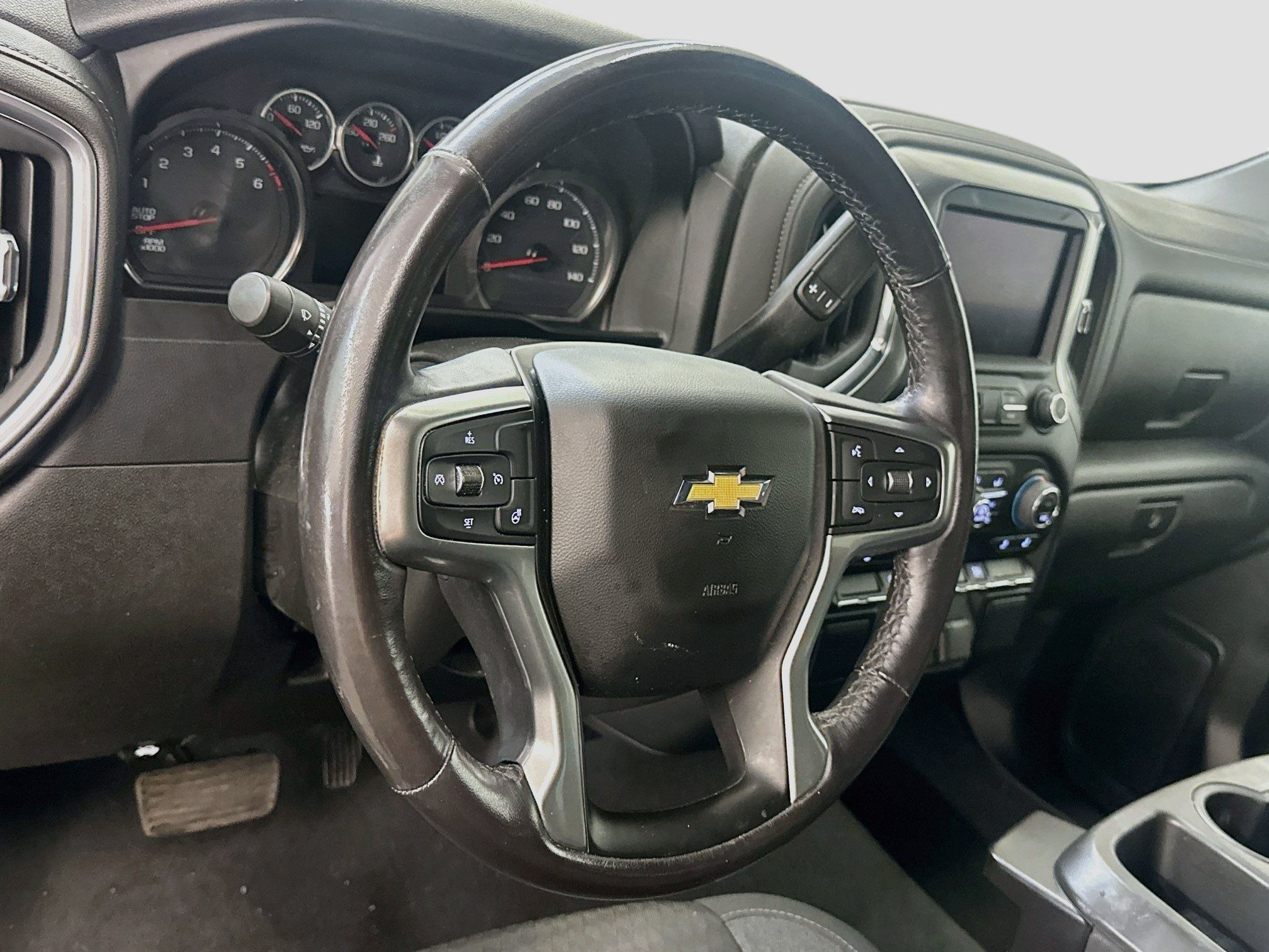Used 2022 Chevrolet Silverado 1500 LT AWD/4WD image 18