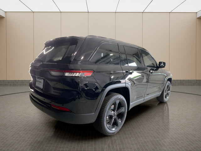 Used 2025 Jeep Grand Cherokee Limited w/ Luxury Tech Group II AWD/4WD image 5