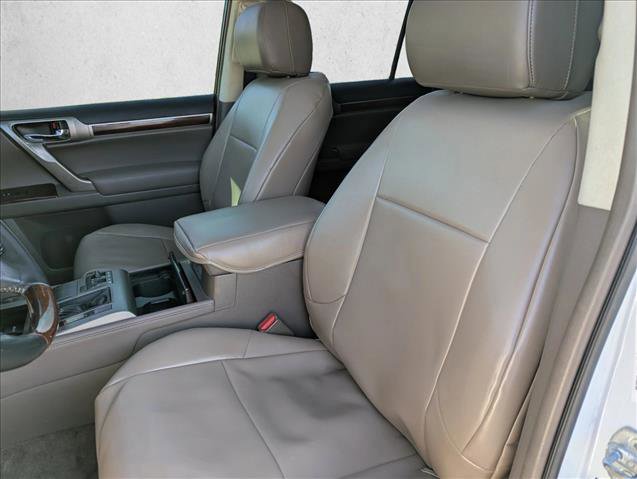 Used 2010 Lexus GX 460 image 24