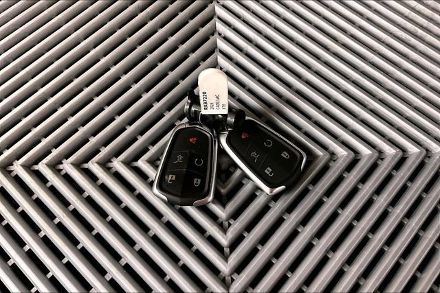Used 2023 Cadillac XT6 Premium Luxury w/ Technology Package image 11