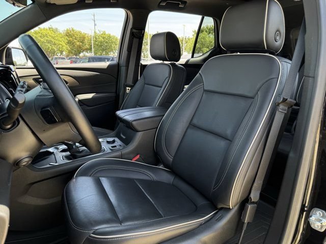 Used 2023 Chevrolet Traverse Premier w/ Redline Edition FWD image 29