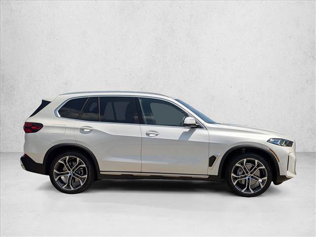 Certified 2026 BMW X5 sDrive40i w/ Parking Assistance Package RWD image 4
