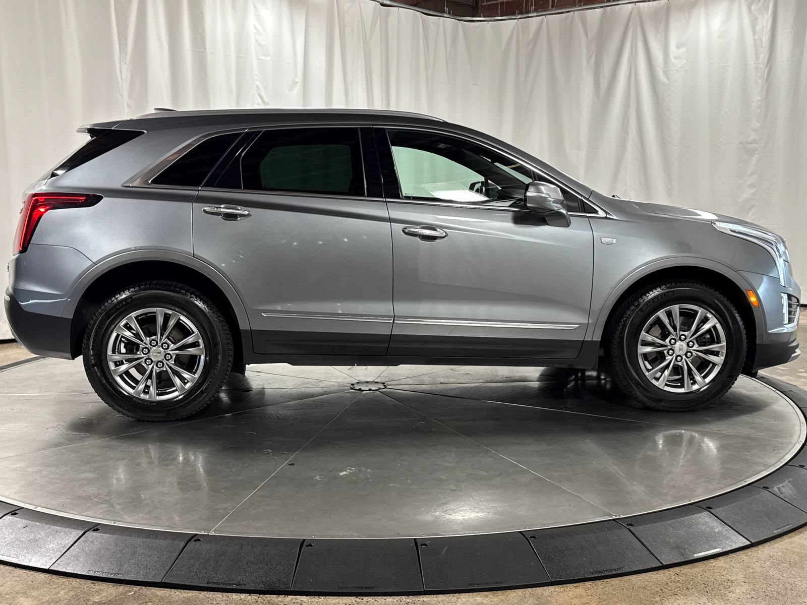 Used 2021 Cadillac XT5 Premium Luxury AWD/4WD image 6