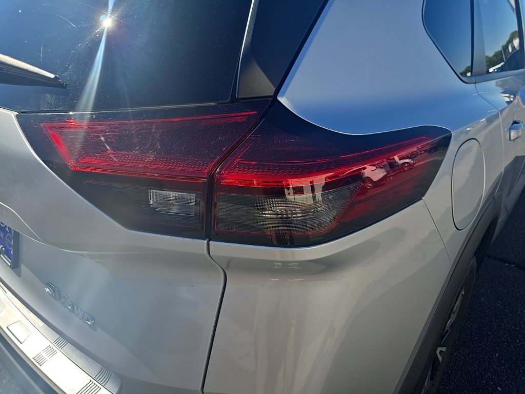 Used 2022 Nissan Rogue SV AWD/4WD image 34