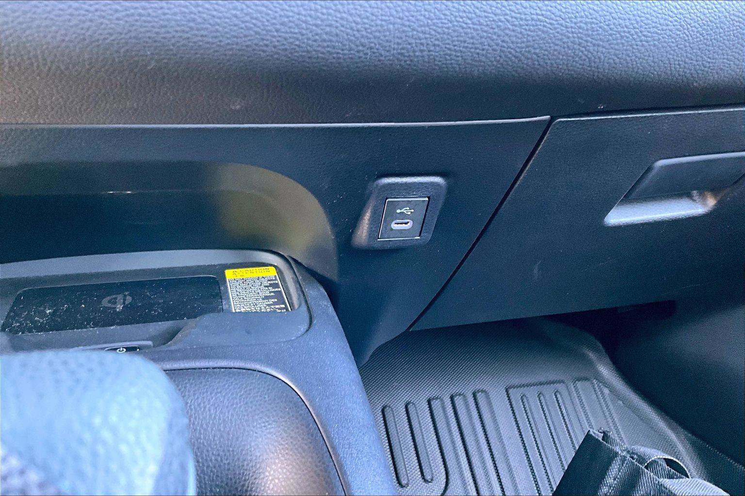 Certified 2024 Toyota Corolla SE image 29