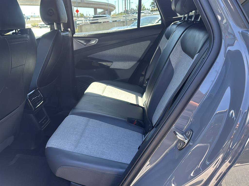 Used 2023 Volkswagen ID.4 Pro AWD/4WD image 14