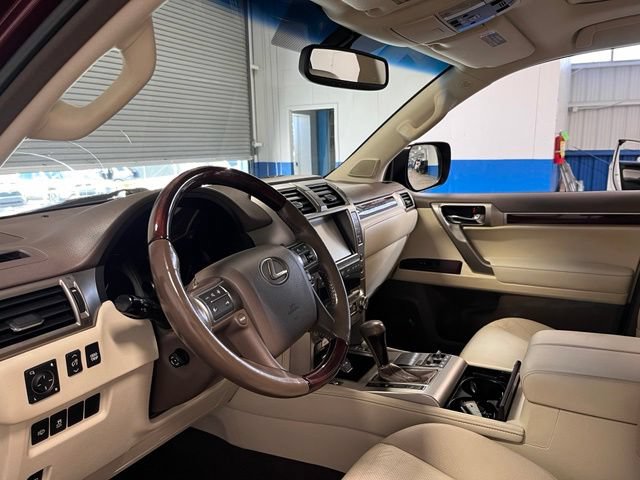 Used 2017 Lexus GX 460 Premium w/ Premium Package AWD/4WD image 21