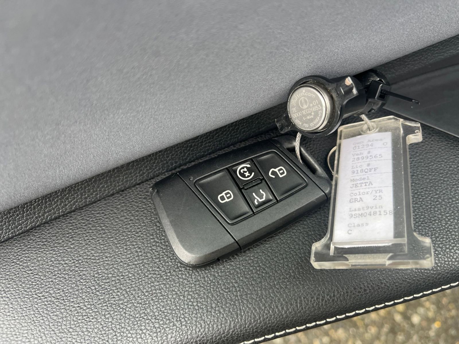 Used 2025 Volkswagen Jetta SE image 27