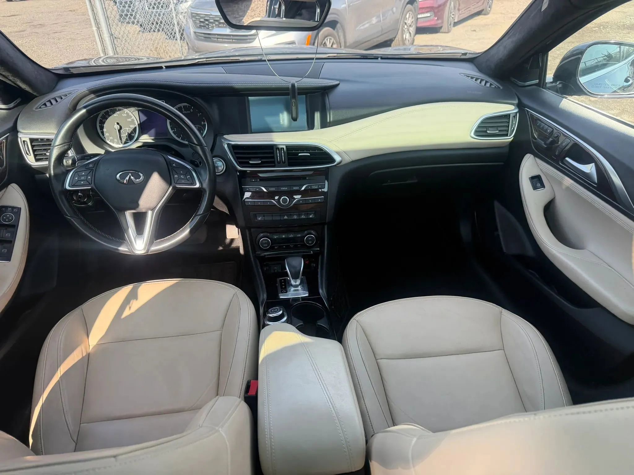 Used 2018 INFINITI QX30 AWD w/ Dark Wood Package image 15