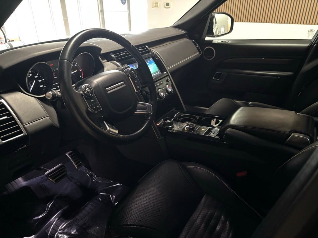 Used 2017 Land Rover Discovery HSE Luxury image 10