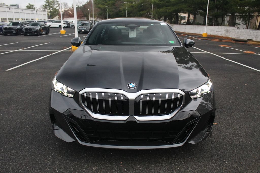 Used 2026 BMW 530i xDrive w/ M Sport Package AWD/4WD image 3