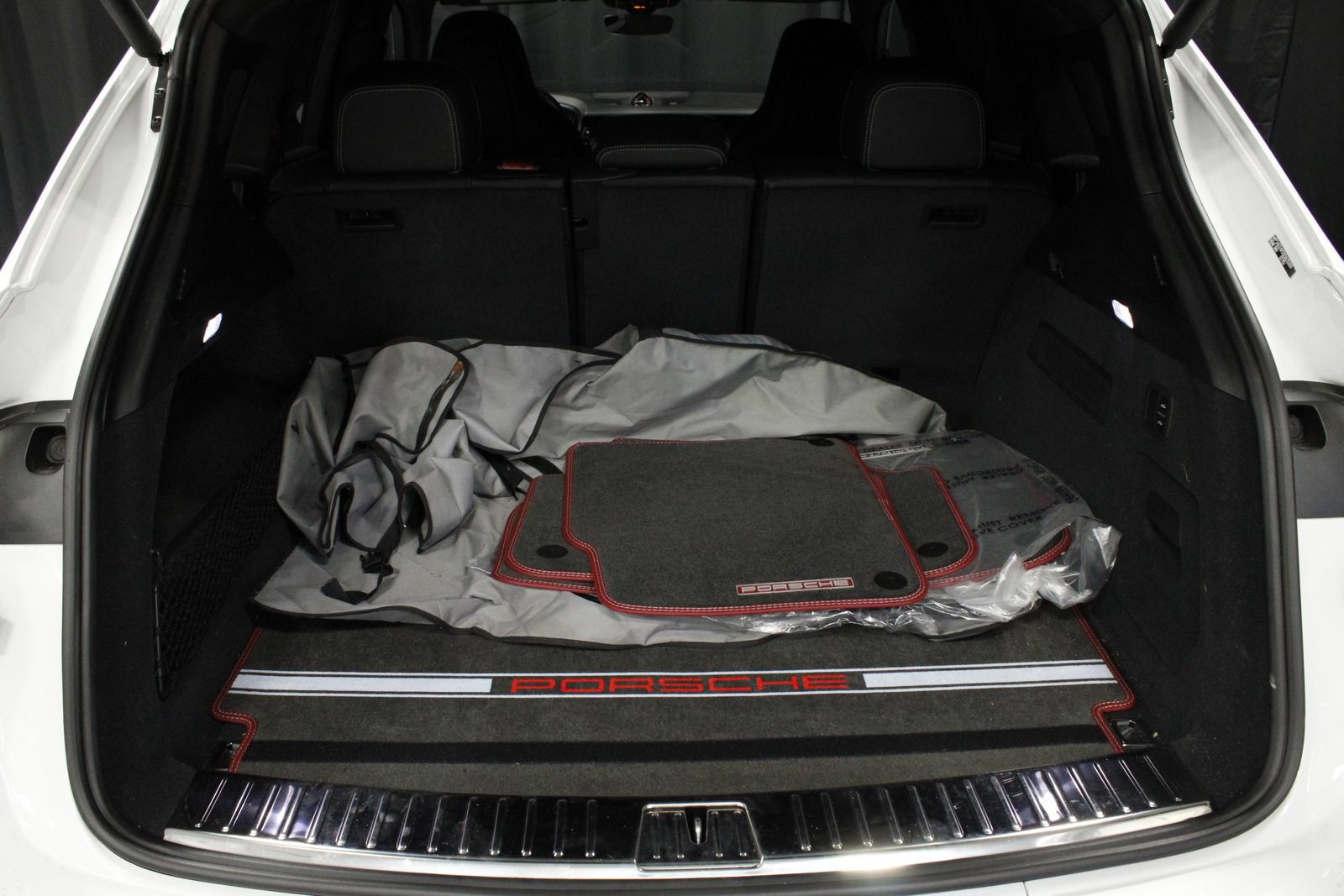 Certified 2025 Porsche Cayenne GTS AWD/4WD image 17