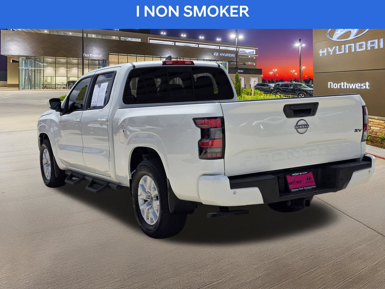 Used 2022 Nissan Frontier SV w/ Technology Package RWD image 9