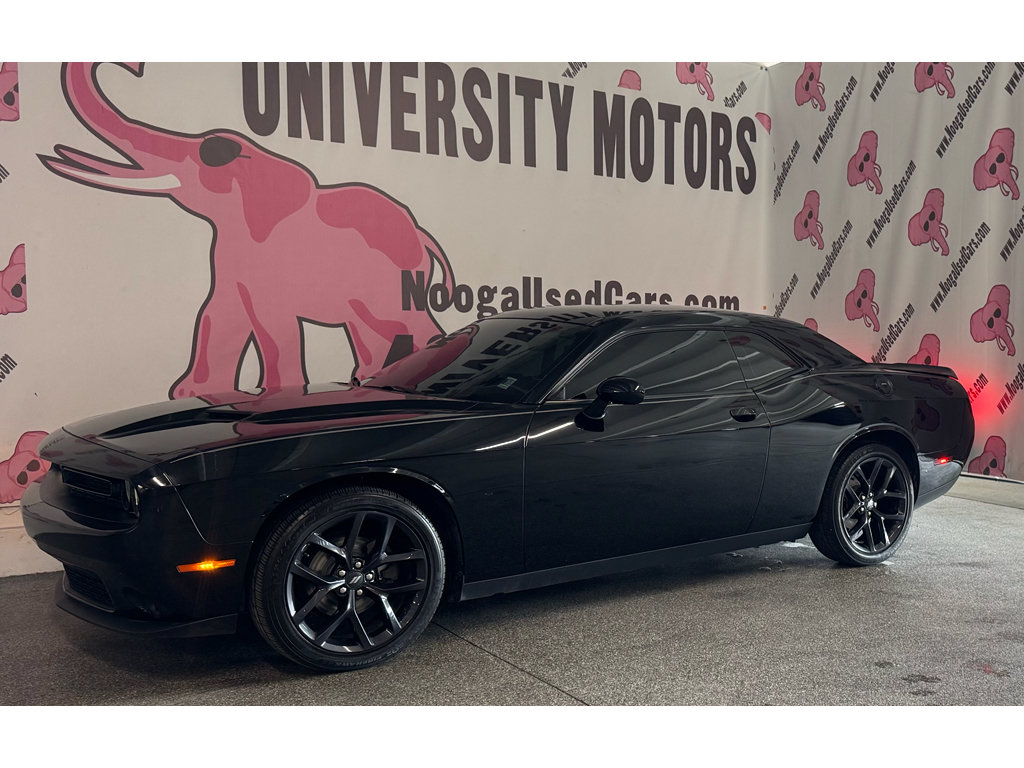 Used 2020 Dodge Challenger SXT w/ Blacktop Package RWD image 7