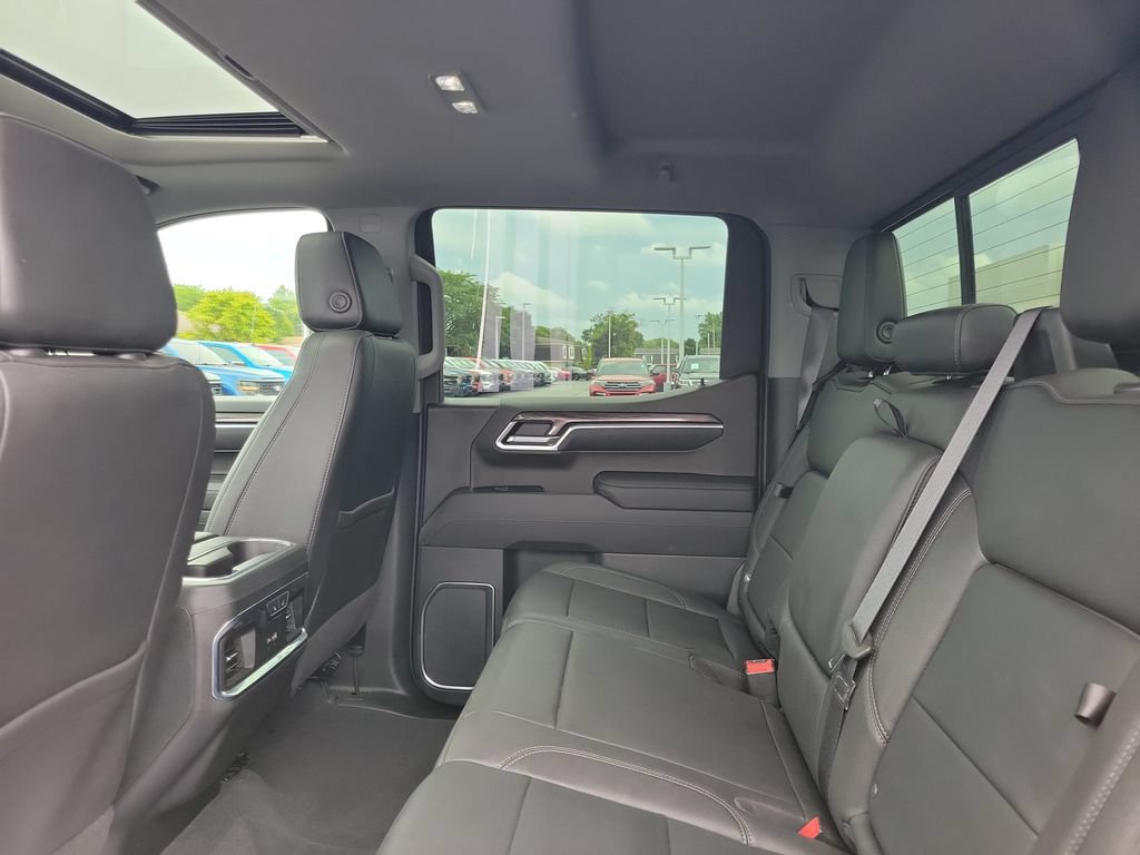 Used 2022 Chevrolet Silverado 1500 LTZ w/ LTZ Convenience Package II AWD/4WD image 14