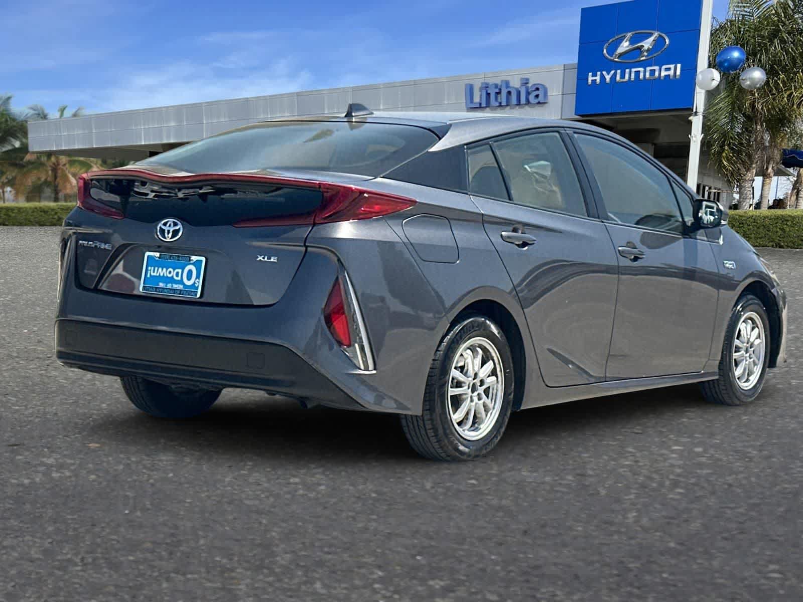 Used 2022 Toyota Prius Prime XLE FWD video 3