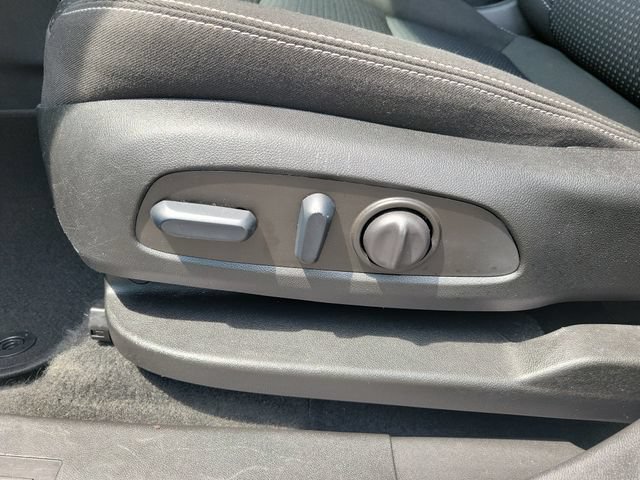 Used 2023 GMC Terrain SLE w/ Driver Convenience Package FWD image 13